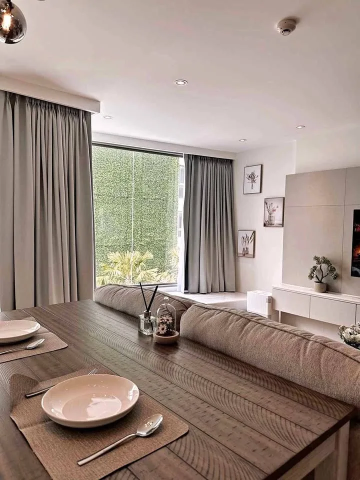 1 Bed 1 Bath Apartment with Pool View at The Aqua - Boat Avenue