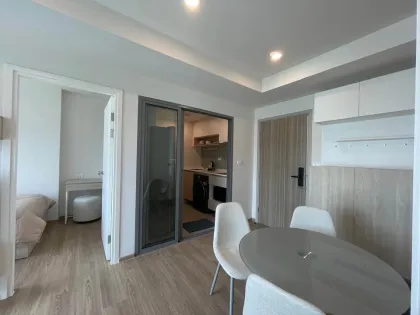 Moderno condominio de 2 habitaciones con vista a la piscina en Phyll Phuket