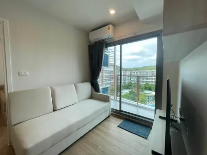 Moderno condominio de 2 habitaciones con vista a la piscina en Phyll Phuket