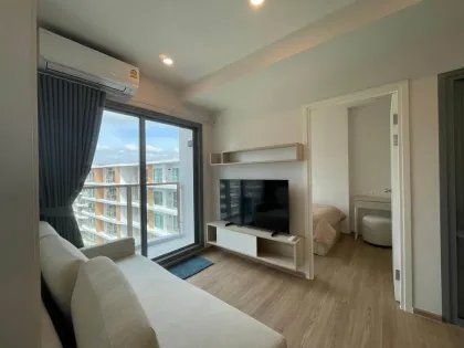 Moderno condominio de 2 habitaciones con vista a la piscina en Phyll Phuket