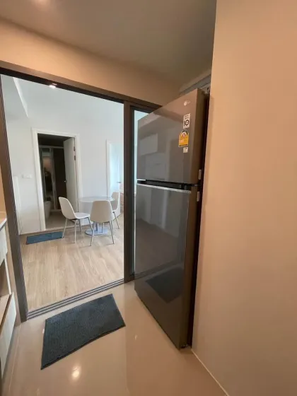 Moderno condominio de 2 habitaciones con vista a la piscina en Phyll Phuket