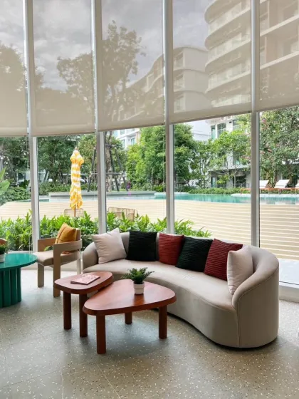 Moderno condominio de 2 habitaciones con vista a la piscina en Phyll Phuket