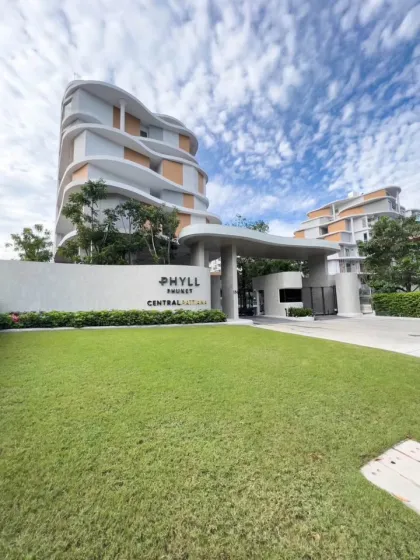 Moderno condominio de 2 habitaciones con vista a la piscina en Phyll Phuket