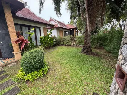 Villa Privada con 2 Dormitorios y Piscina con Amplio Jardín en Cherngtalay
