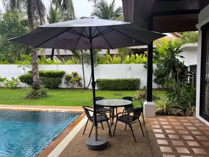 Villa Privada con 2 Dormitorios y Piscina con Amplio Jardín en Cherngtalay