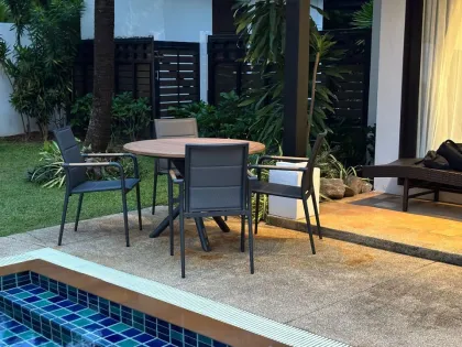 Villa Privada con 2 Dormitorios y Piscina con Amplio Jardín en Cherngtalay