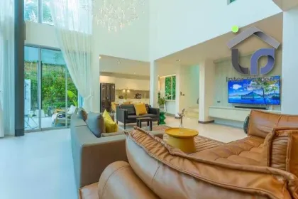 Geräumige 4-Zimmer-Wohnung mit 4 Bädern in Bangtao