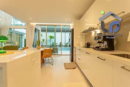 Geräumige 4-Zimmer-Wohnung mit 4 Bädern in Bangtao