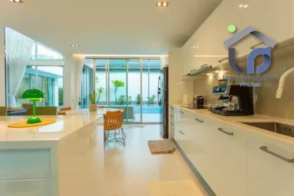 Geräumige 4-Zimmer-Wohnung mit 4 Bädern in Bangtao