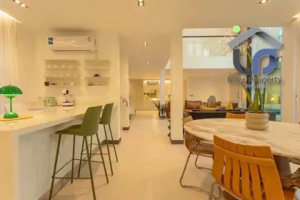 Geräumige 4-Zimmer-Wohnung mit 4 Bädern in Bangtao