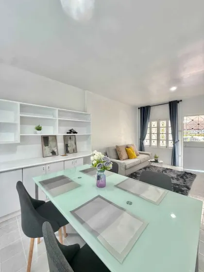Acogedora villa de 2 habitaciones en alquiler en Phuket Villa 5, Wichit