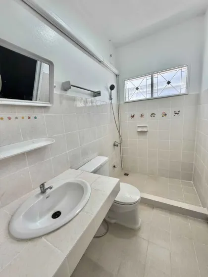 Acogedora villa de 2 habitaciones en alquiler en Phuket Villa 5, Wichit