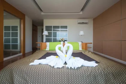 Luxuriöse 3-Schlafzimmer-Villa mit Meerblick zur Miete in Ao Yon