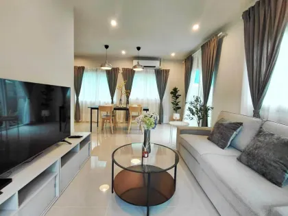 4-Zimmer-Villa mit Pool & Fitnessbereich in Paklok
