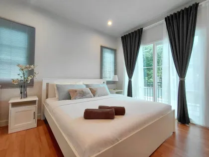 4-Zimmer-Villa mit Pool & Fitnessbereich in Paklok