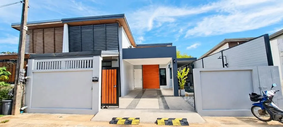 Pet-Friendly 2-Bedroom Apartment with Private Jacuzzi in Chalong