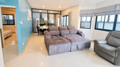 Pet-Friendly 2-Bedroom Apartment with Private Jacuzzi in Chalong