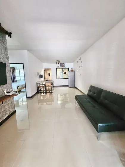 Phanason Grandville Bangjo，Thalang 2卧2浴出租别墅
