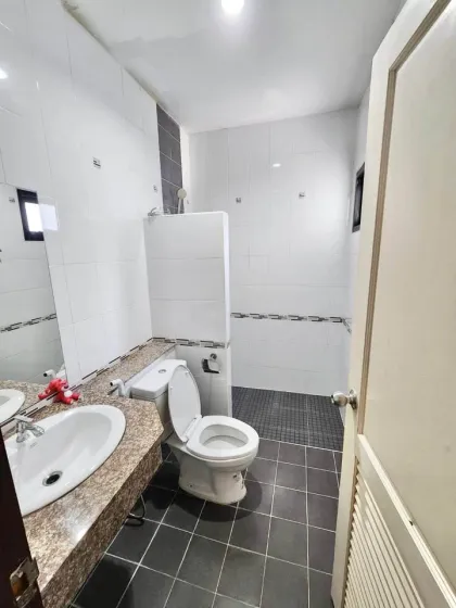 Phanason Grandville Bangjo，Thalang 2卧2浴出租别墅