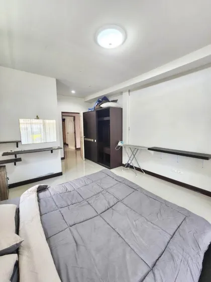 Phanason Grandville Bangjo，Thalang 2卧2浴出租别墅