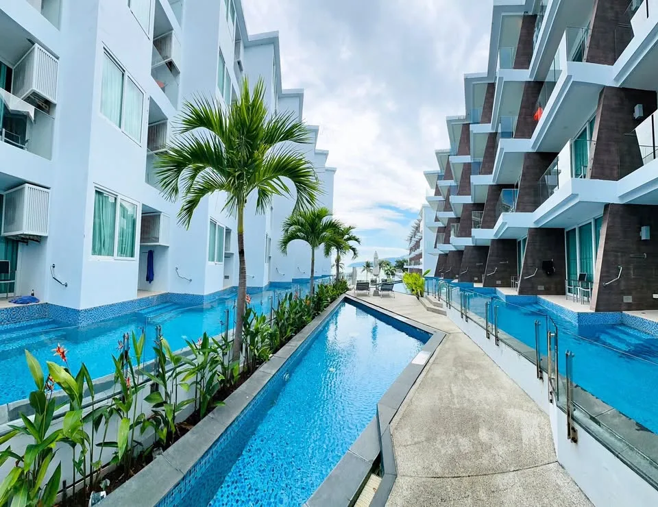 คอนโดติดชายหาด 1 ห้องนอน ที่ The Beachfront Hotel, ราไวย์