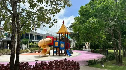 3-Schlafzimmer, 3-Badezimmer Stadthaus in Thalang zu vermieten