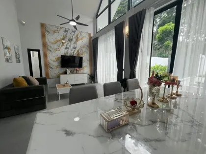 Elegante Poolvilla im neuen nordischen Stil zur Miete in Pa Khlok