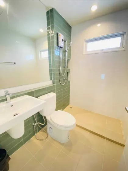 Apartamento de 4 habitaciones con jardín privado en Ko Kaeo