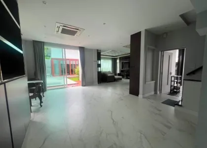 宽敞3卧3卫别墅出租，位于Koh Kaew