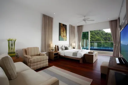 3-Schlafzimmer-Villa mit Meerblick und privatem Infinity-Pool zur Miete in Kamala