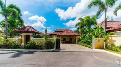4-Bedroom, 5-Bathroom Villa with Garden near Bang Tao Beach