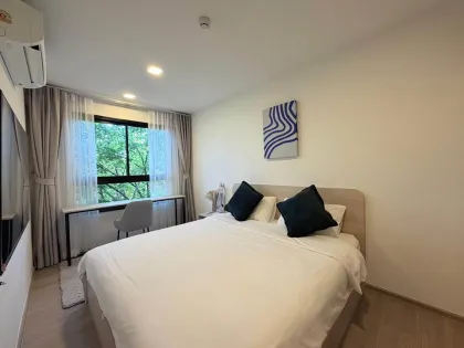 คอนโดวิวสระว่ายน้ำทันสมัย 2 ห้องนอน 2 ห้องน้ำ
