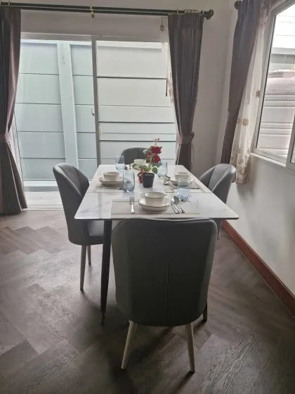 3-Schlafzimmer-Eckhaus zur Miete in der Nähe der BISP Phuket