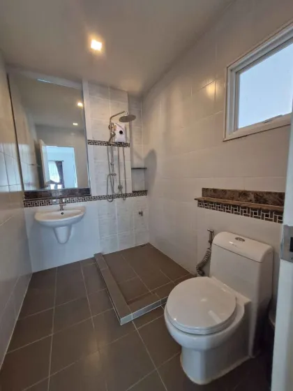 3-Schlafzimmer-Eckhaus zur Miete in der Nähe der BISP Phuket