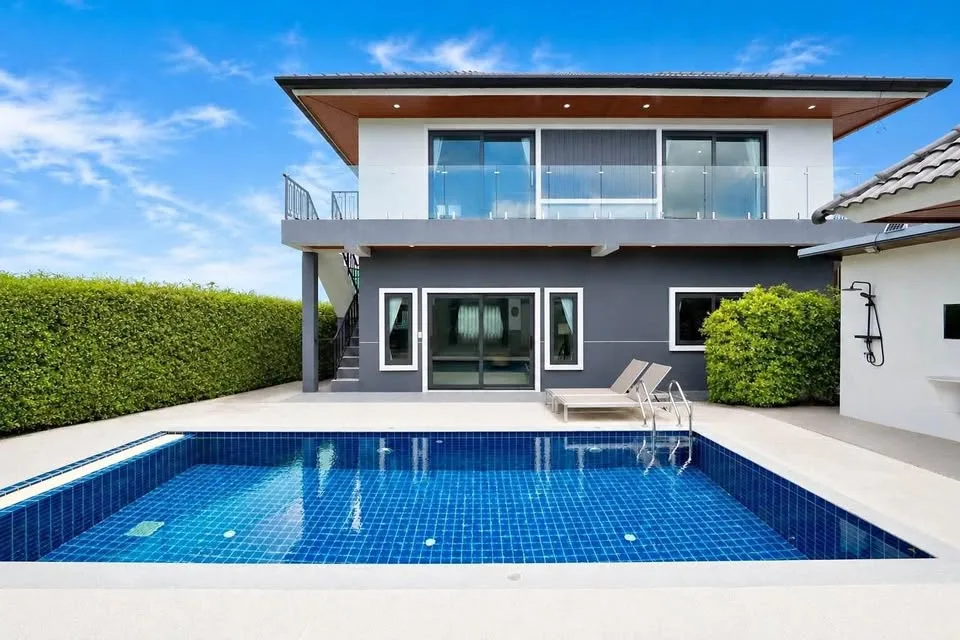Pet-Friendly Private Pool Villa for Rent Near Robinson Lifestyle Thalang