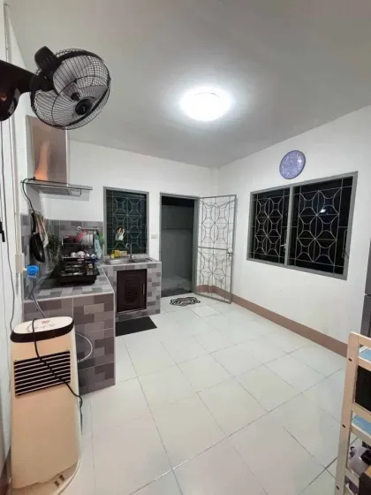 3 Schlafzimmer, 2 Badezimmer Haus mieten in Wongchalerm Garden Ville
