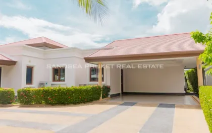 Spacious 4-Bedroom, 5-Bath Villa with Private Pool in Pasak