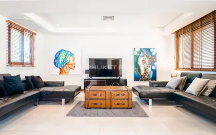 Spacious 4-Bedroom, 5-Bath Villa with Private Pool in Pasak
