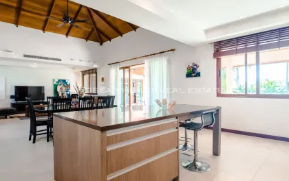 Spacious 4-Bedroom, 5-Bath Villa with Private Pool in Pasak