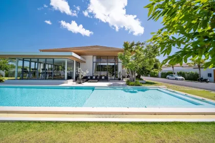 Luxuriöse 4-Zimmer-Villa mit Privatpool in der MOUANA Residence