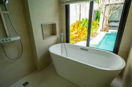 Villa moderna de 3 habitaciones con piscina en Koh Kaew
