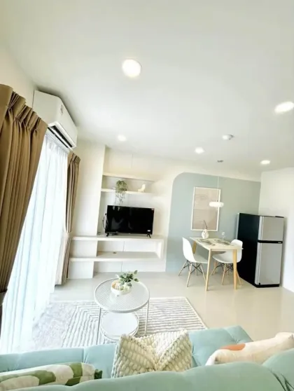 คอนโด 1 ห้องนอนกว้างขวางที่ Ratchaphon Place ให้เช่า