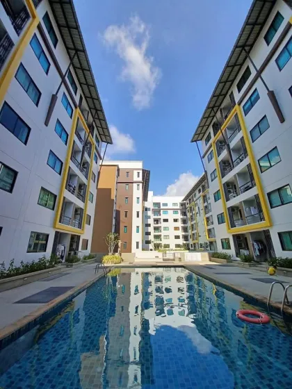 คอนโด 1 ห้องนอนกว้างขวางที่ Ratchaphon Place ให้เช่า