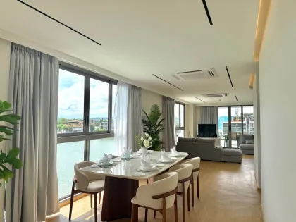 อพาร์ตเมนต์ 2 ห้องนอน 2 ห้องน้ำ ที่ทันสมัยที่ The Aqua Condo บางเทา