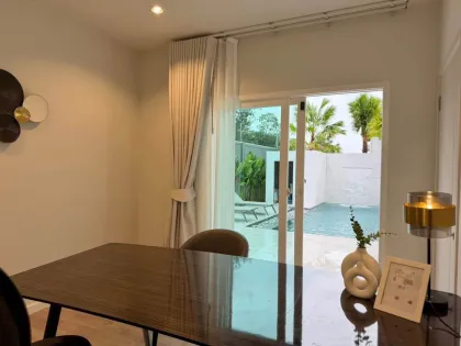 Villa de 4 habitaciones con piscina en Saransiri Retreat, Kohkaew, Phuket