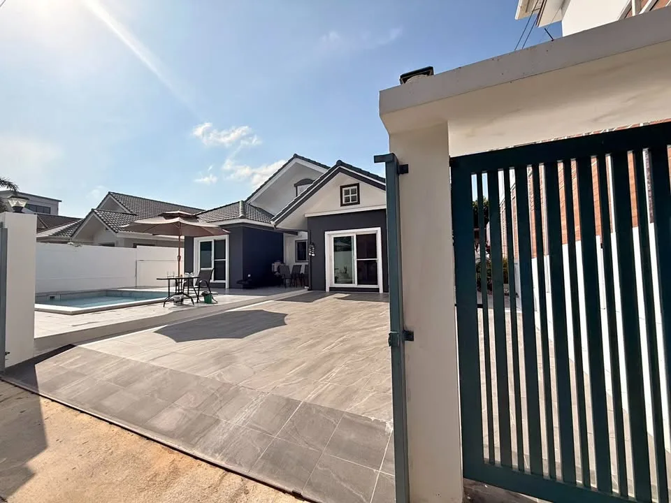 Villa mit Privatpool zur Miete in Land & House Chalong