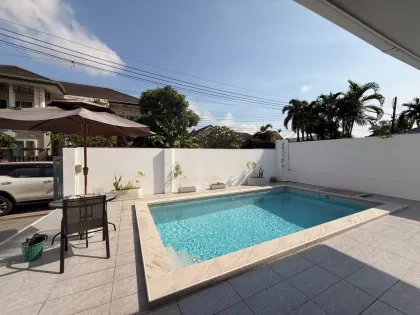 Villa mit Privatpool zur Miete in Land & House Chalong