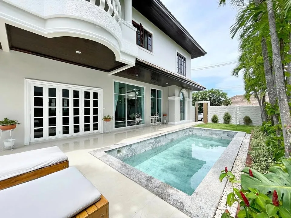 Villa de lujo con piscina de 3 habitaciones en alquiler en Wichit, Phuket