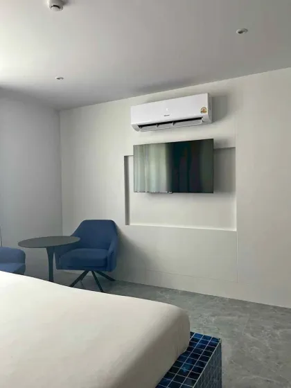 Modernes 1-Zimmer-Apartment zur Miete in Nai Harn, Phuket