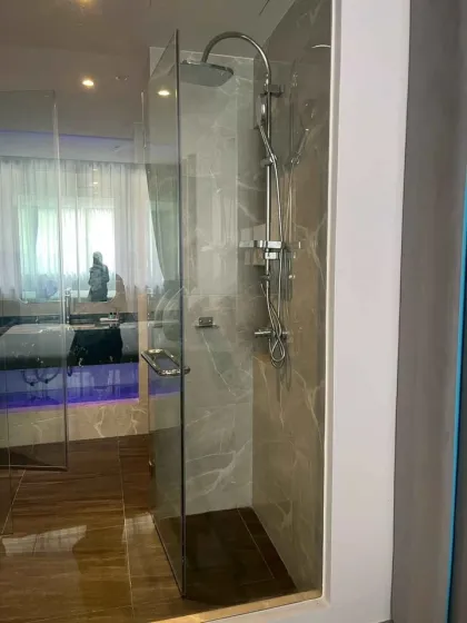 Modernes 1-Zimmer-Apartment zur Miete in Nai Harn, Phuket